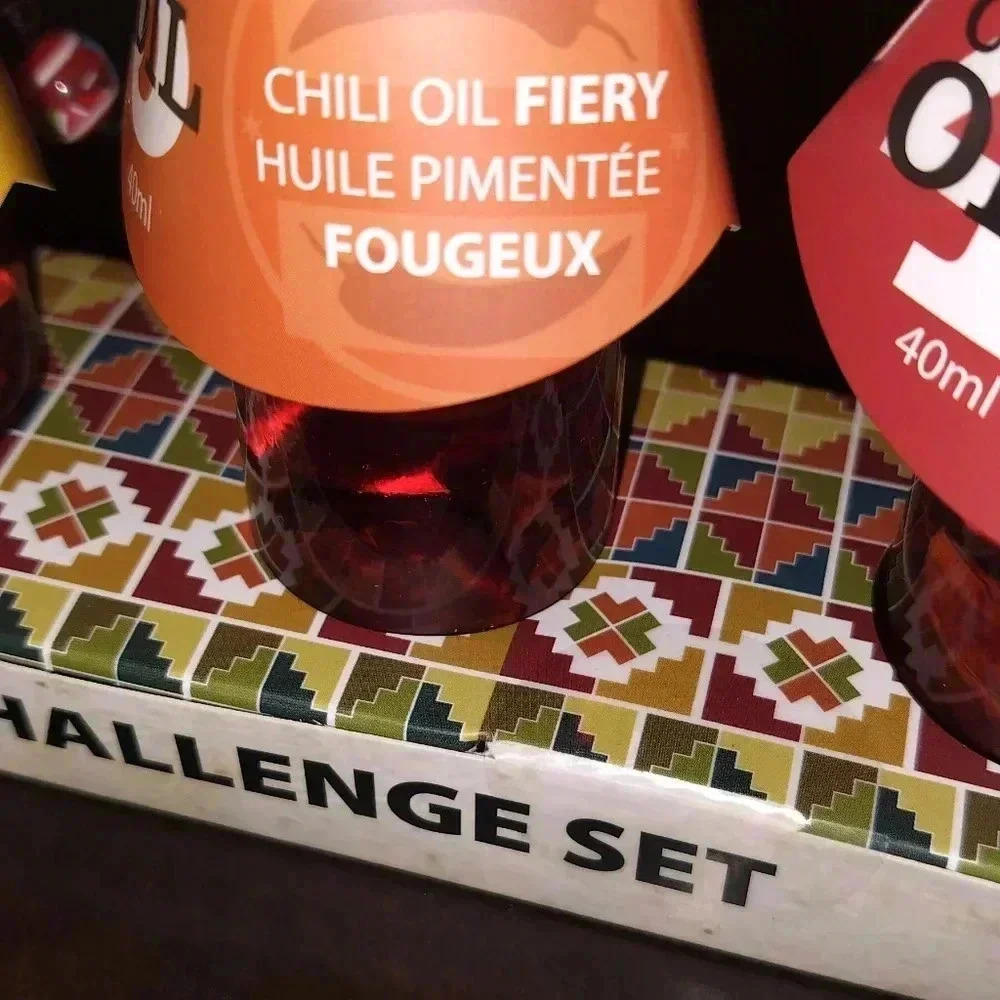 Colorful Poncho Bottle chili oil gift set New - Picture 3 of 8